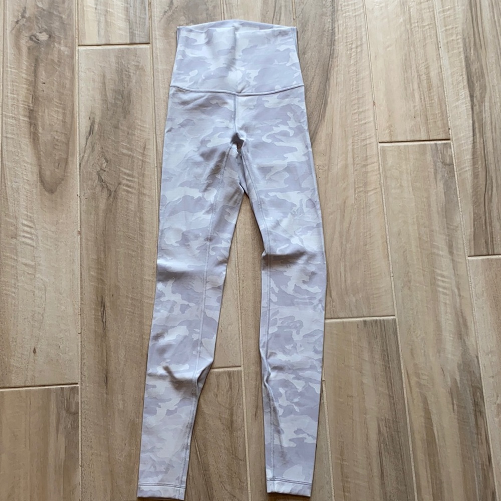 Never worn Lululemon white camo leggings